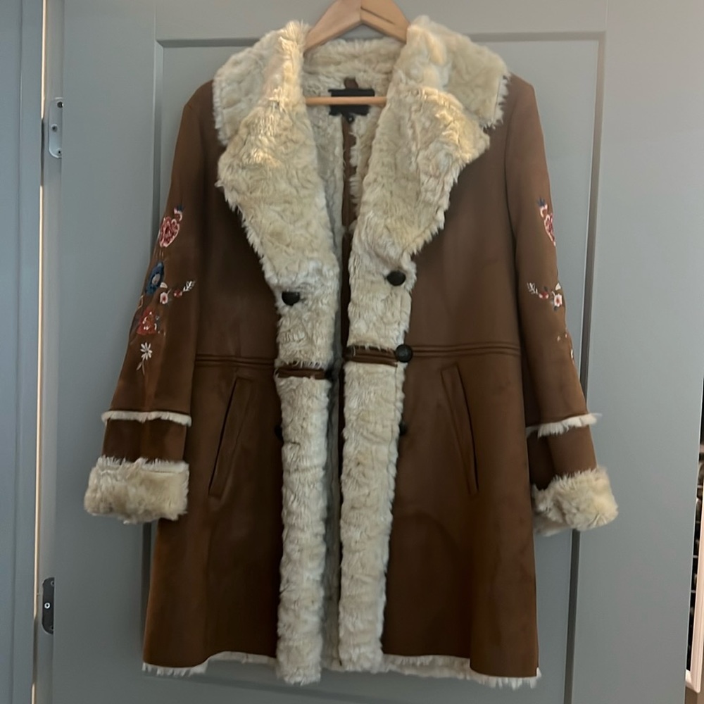 DRIFTWOOD Jacket womens Small faux fur and suede beige embroidered sleeves sz-M